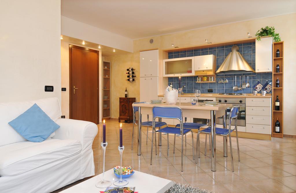 Antiche Rive Holidays Apartments Salò Pokój zdjęcie